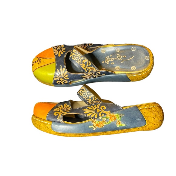 UNIQUE CLOG SANDALS - Picture 2 of 4